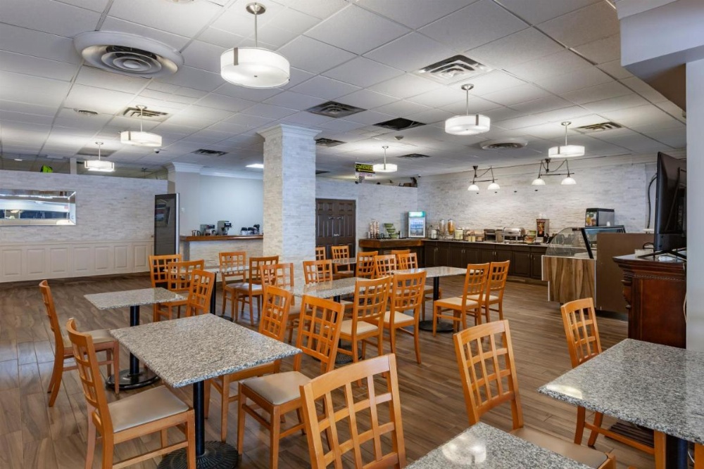 Quality Inn Toronto Airport Image 7